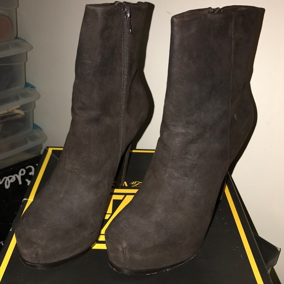 Pour la Victoire Boots - Picture 3 of 3